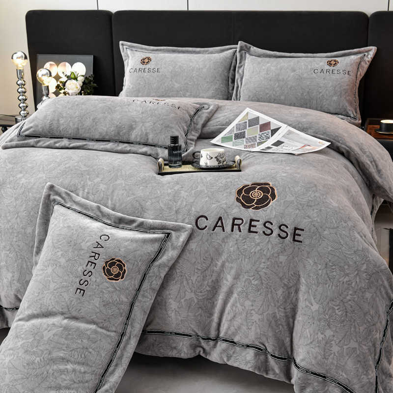 Winter 4kg Milk Velvet Embroidered FourPiece Set Autumn Winter Thickened Warm Quilt Cover Solid Color Fleece Bedding C250930