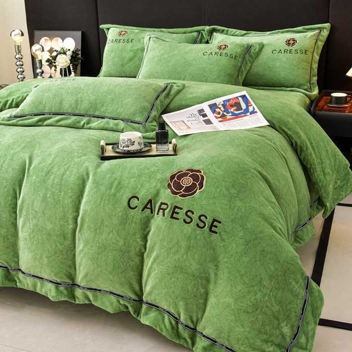 Winter 4kg Milk Velvet Embroidered FourPiece Set Autumn Winter Thickened Warm Quilt Cover Solid Color Fleece Bedding C250930