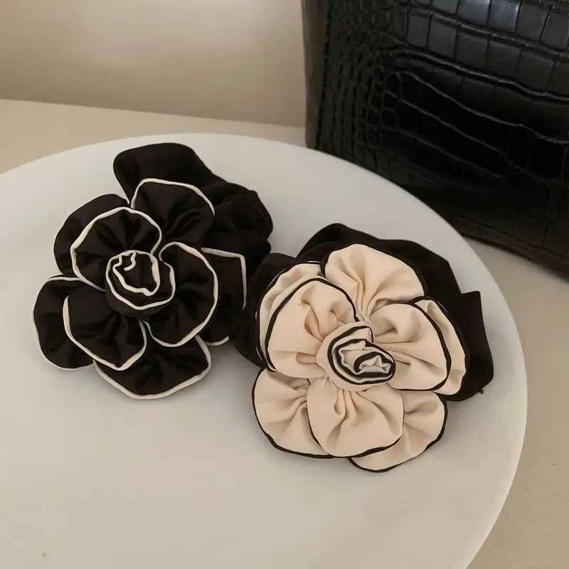 Fashion 1pc Xiaoxiangfeng Fashionable Camellia Hair Clip Large Back of Head Gripper New High end Elegant Sweet Hairpin Accessories wer Y250930
