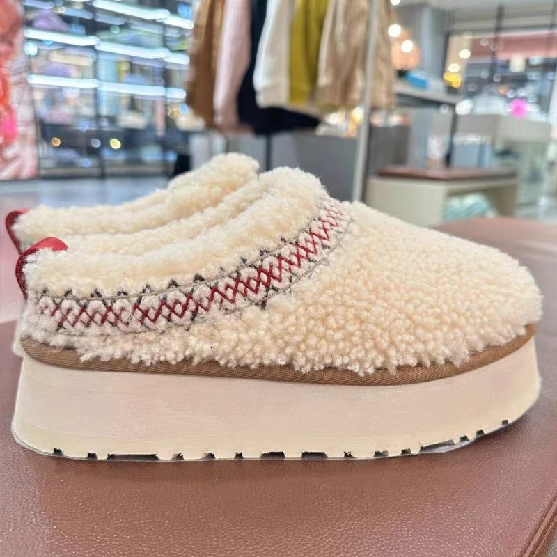 booties New Fleece-Lined Warm Comfortable Fur Shoes Thick Sole Height Increasing Trendy Sheepskin Integrated Closed-Toe Snow Boots