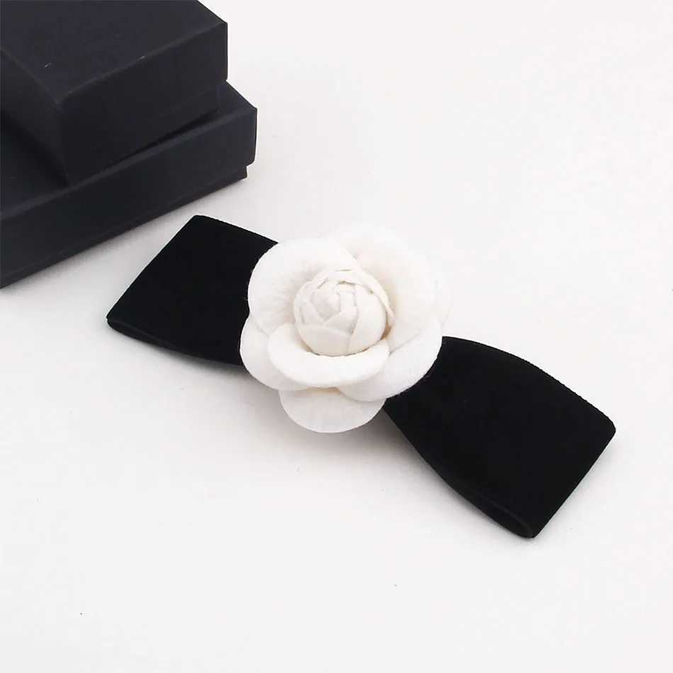 Fashion Retro Big Camellia Flower Collar Pins Coat Brooch Pin decoration