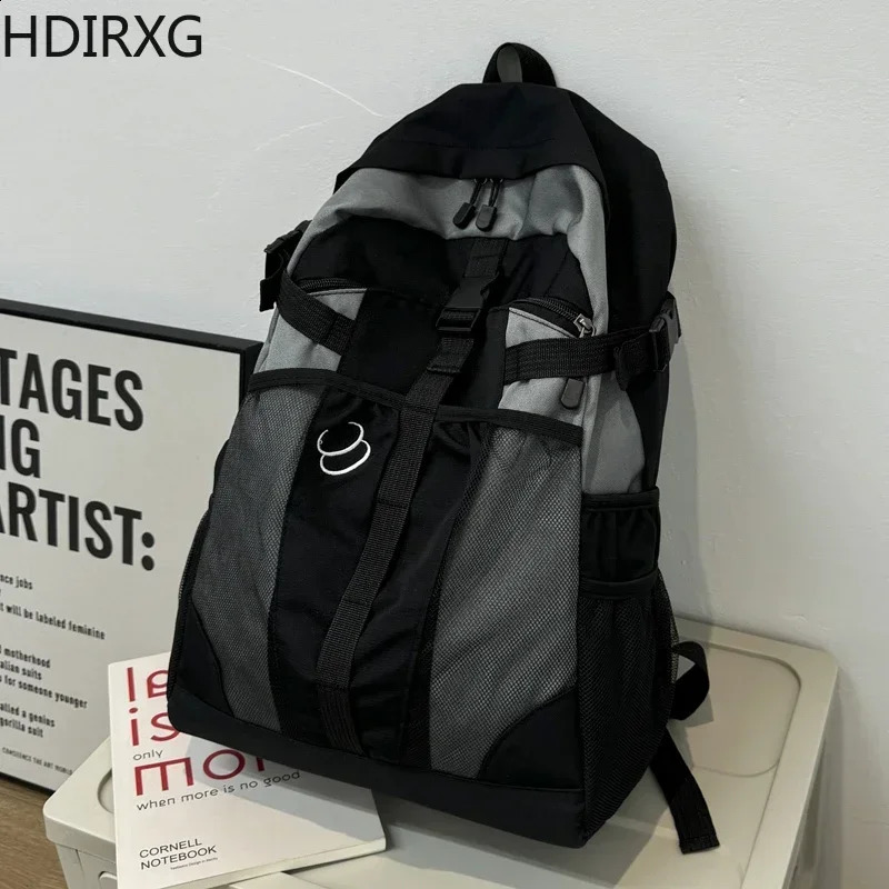 2025S Fashion Designer Women Men Schoolbag Lightweight Large Capacity School Outdoor Backpack Black Girl Casual Couples Shoulder Bags Students Supply