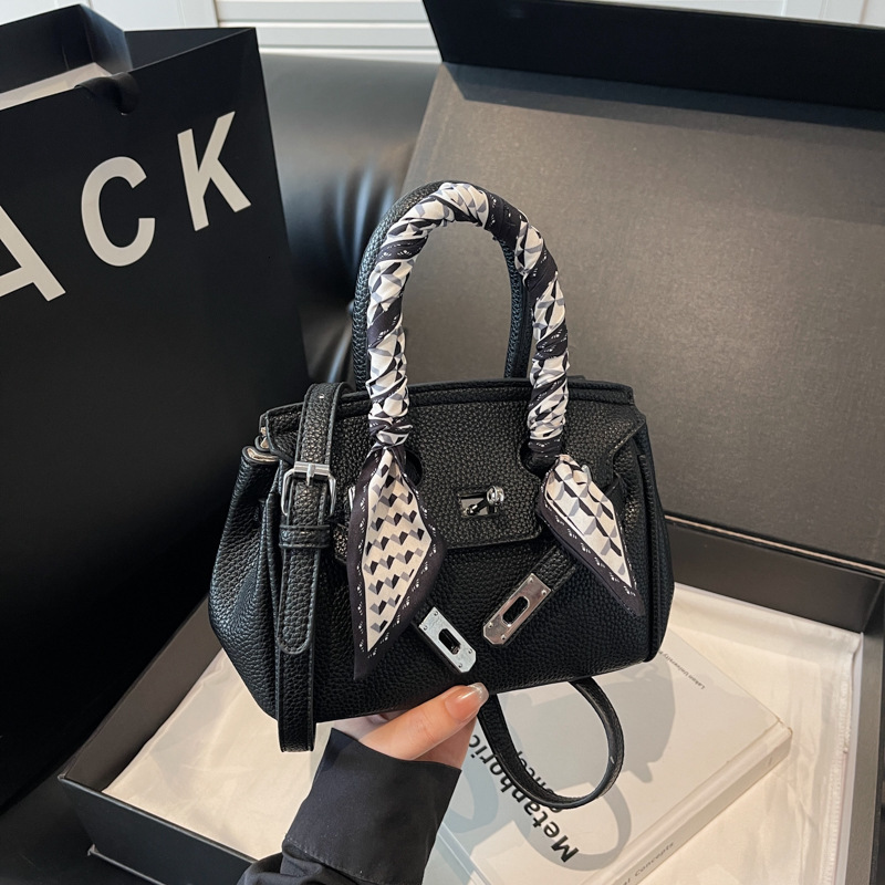 Version Of Fashionable Capacity Handbag, New Texture Large Women's Bag, Single Shoulder Crossbody Bag