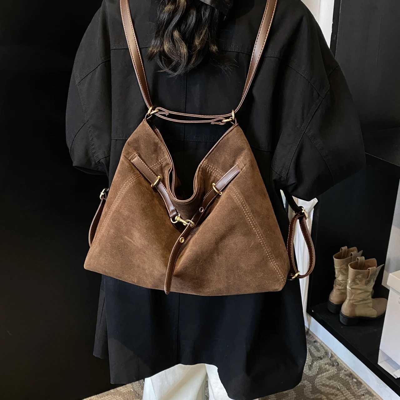 A vintage large capacity Wen handbag made of suede with a simple style that can also be used as a shopping bag Y241231