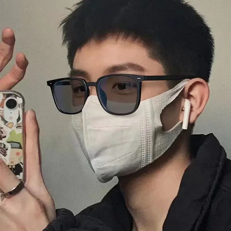 Sunglass Men Pochromic Glasses Square Black Thick Frame AntiBlue Light Sunshade UV400 241228