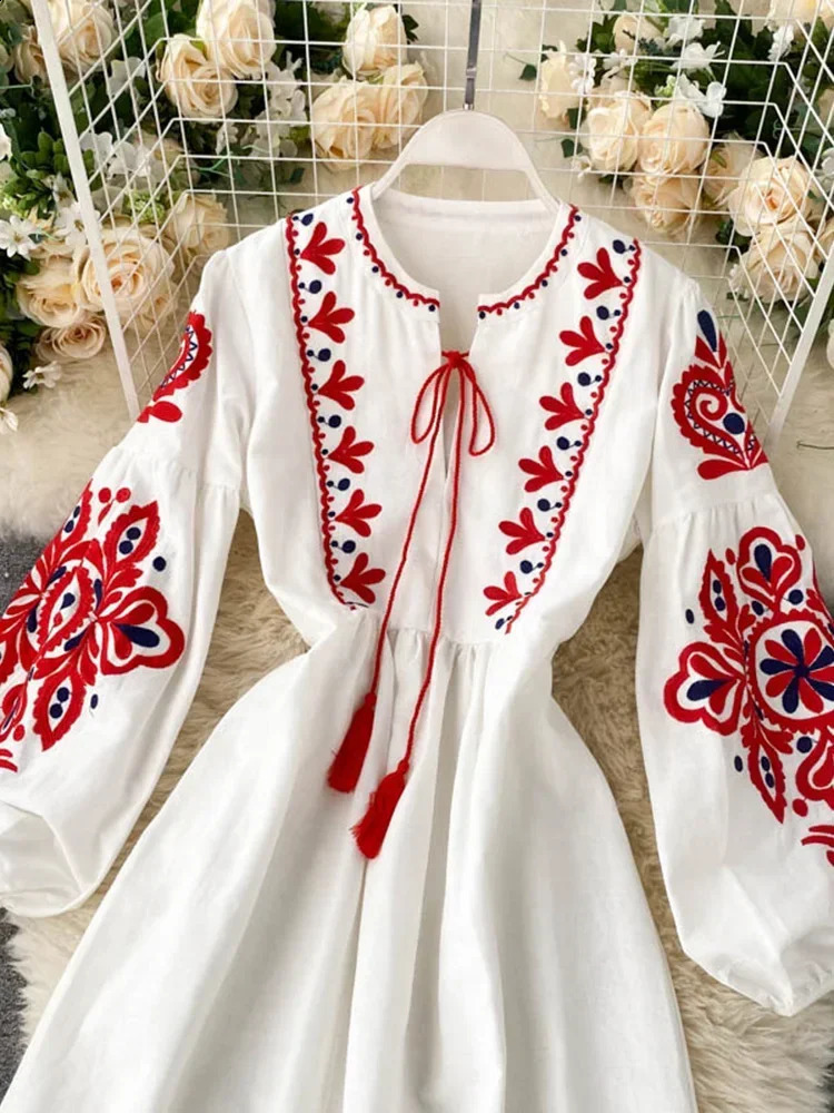 Womens Autumn Dress Bohemian Embroidered Flower O-Collar Lantern Sleeve High Waist Folded Dress Full Match Womens Vestidas PL393 241231
