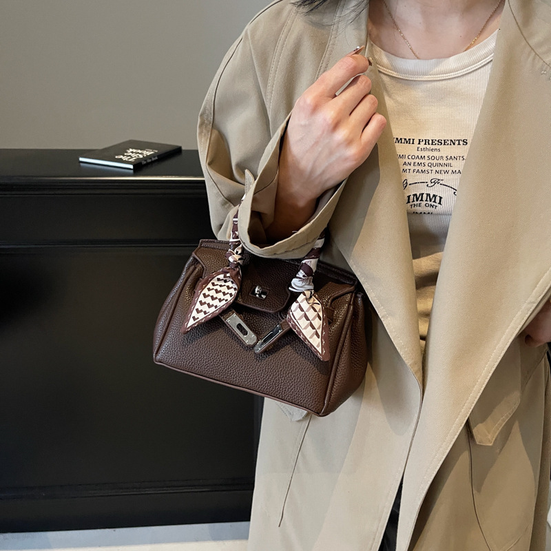 Version Of Fashionable Capacity Handbag, New Texture Large Women's Bag, Single Shoulder Crossbody Bag