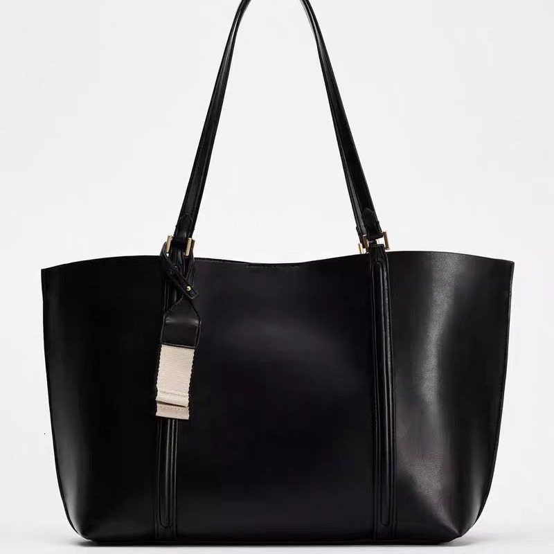 Bag Tote 2024 Autumn New Product Fashionable Large Capacity One Shoulder Shopping Bag For Working, Commuting And Going Out