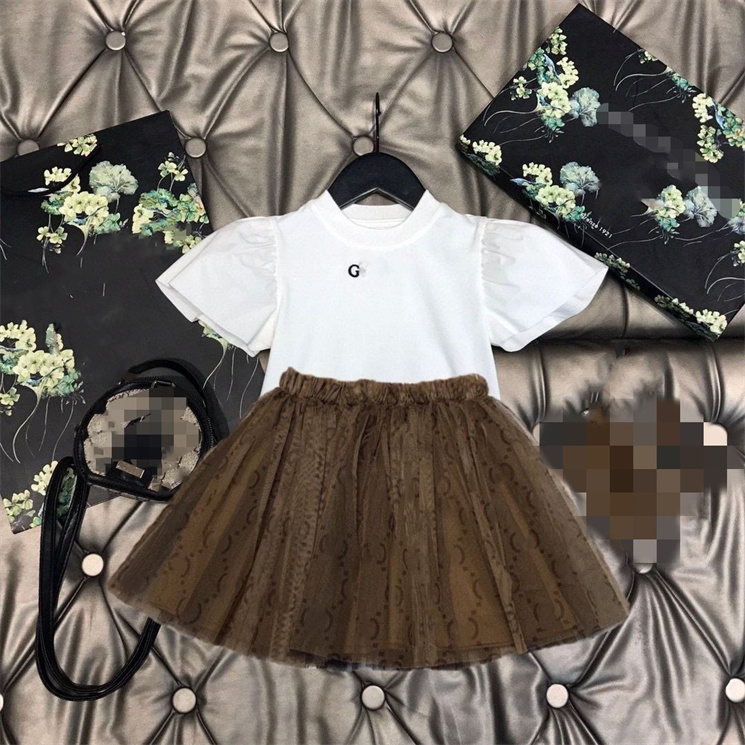 Designer Girls Boys Sportswear Collection High Quality T-shirts and Sweatpants 2 Casual wear fashion collection A7