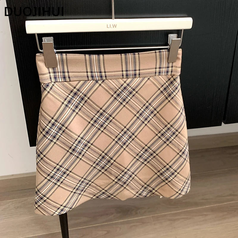 DUOJIHUI Classic Plaid Chicly A-line Female Mini Skirts Basic Simple High Waist Slim Casual Spellcolor Fashion Women Skirts 241231