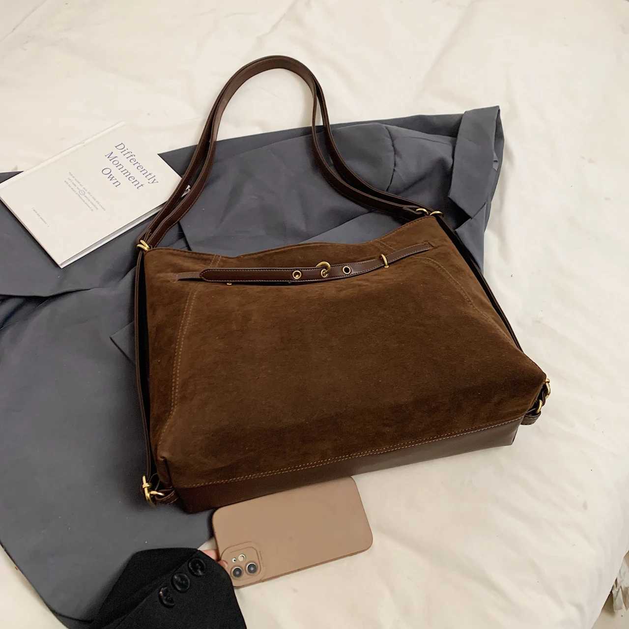 A vintage large capacity Wen handbag made of suede with a simple style that can also be used as a shopping bag Y241231