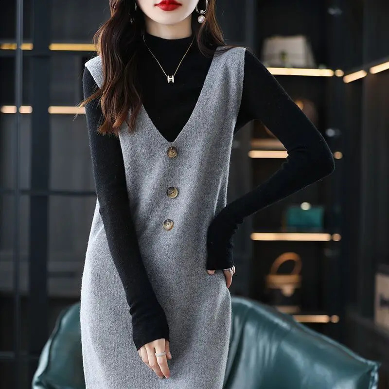 Pullover knitted vest skirt long Vneck casual loose sweater solid 2023 autumn and winter knitted sleeveless women vest sweater 241231m
