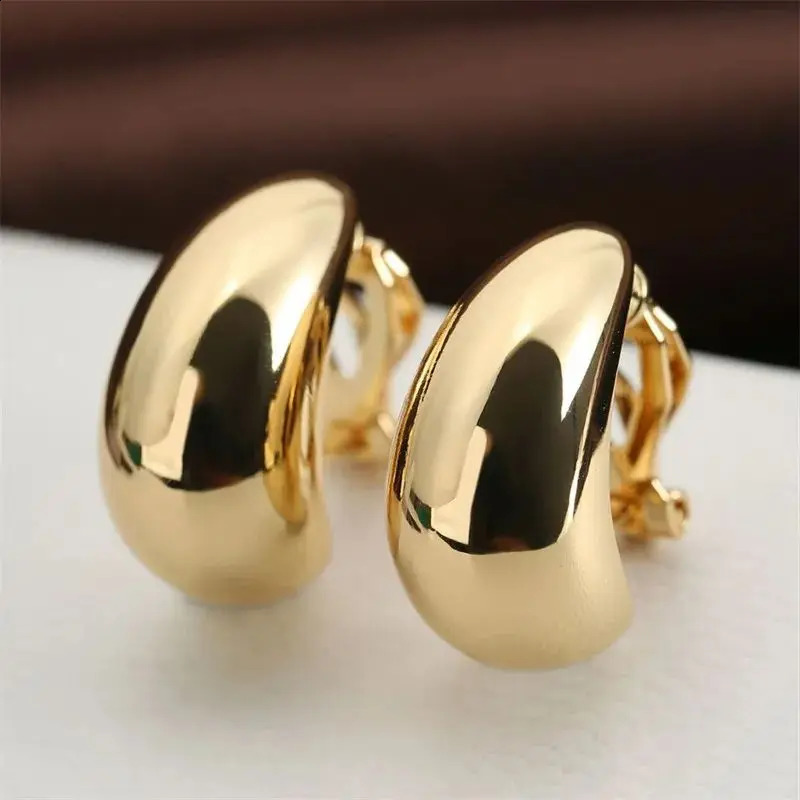 French Light Droplet Shaped Ear Clip with No Holes High Grade Simple and Smooth Female Earrings Jewelry Gifts 241225