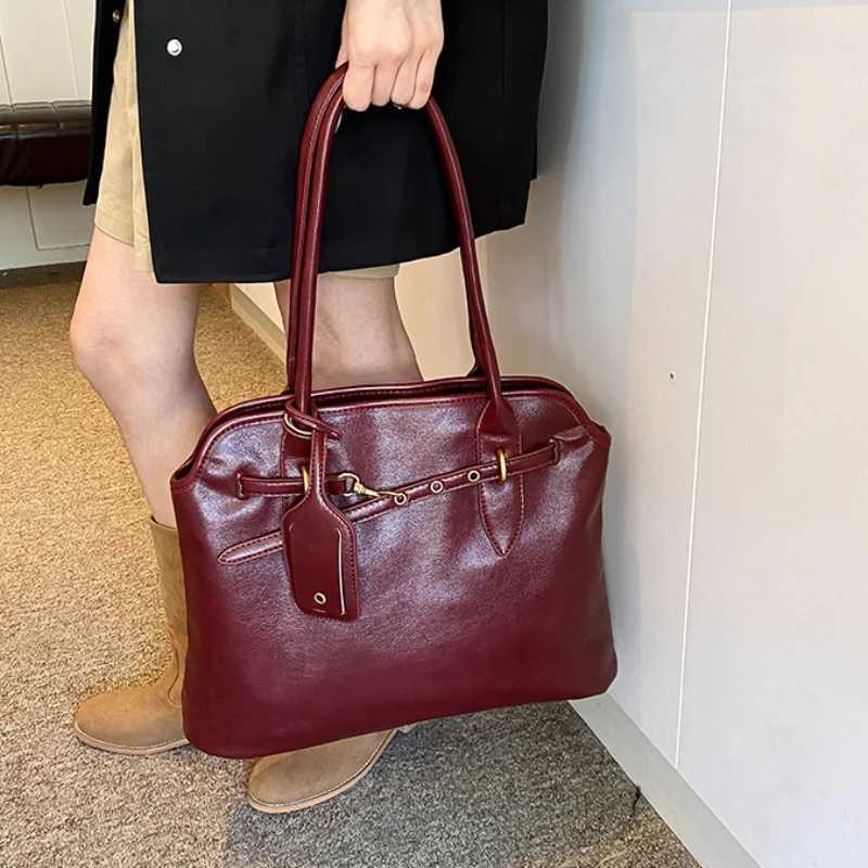 Design a large Pu leather handbag suitable for the winter 2024 Y2k Fi underwear sole bag and handbag Y241231