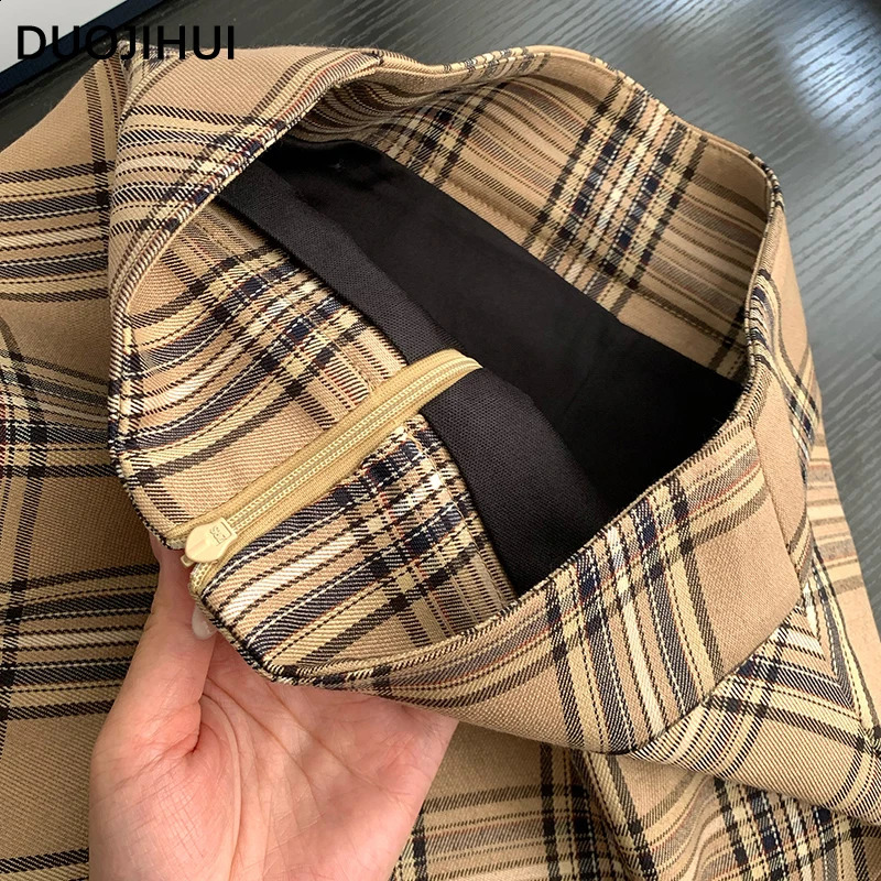 DUOJIHUI Classic Plaid Chicly A-line Female Mini Skirts Basic Simple High Waist Slim Casual Spellcolor Fashion Women Skirts 241231