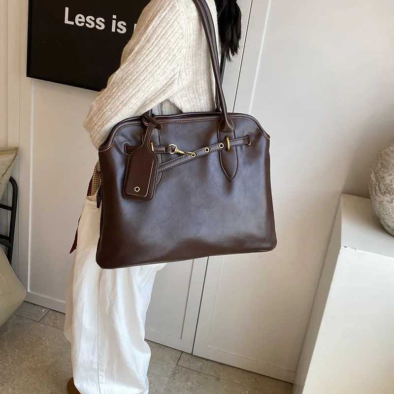 Design a large Pu leather handbag suitable for the winter 2024 Y2k Fi underwear sole bag and handbag Y241231