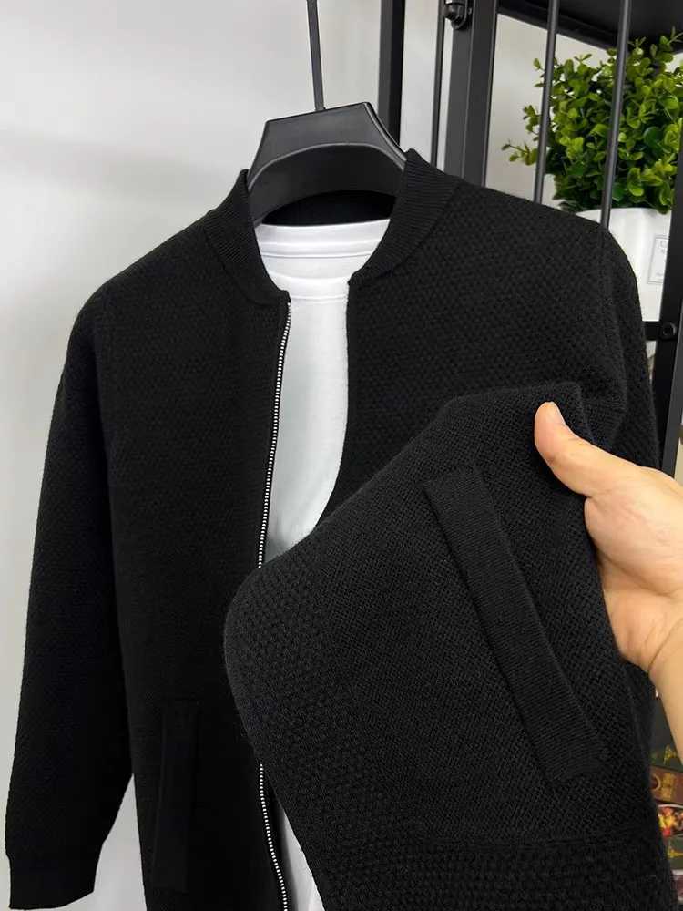 High Quality double zipper baseball collar sweater mens winter new casual poCKet cardigan wool sweater THiCKened warm knit jaCKet T250102
