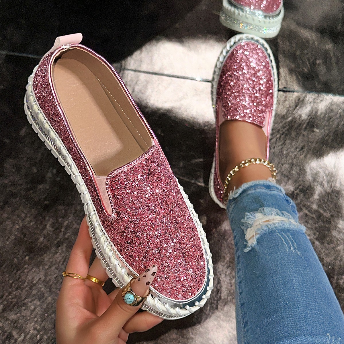 2025 Fashion Shining Diamond Luxury Women's Shoes Soft Bottom Designer Casual Sports Shoes High Quality Comfortable Flat Shoes Fashion party shoe