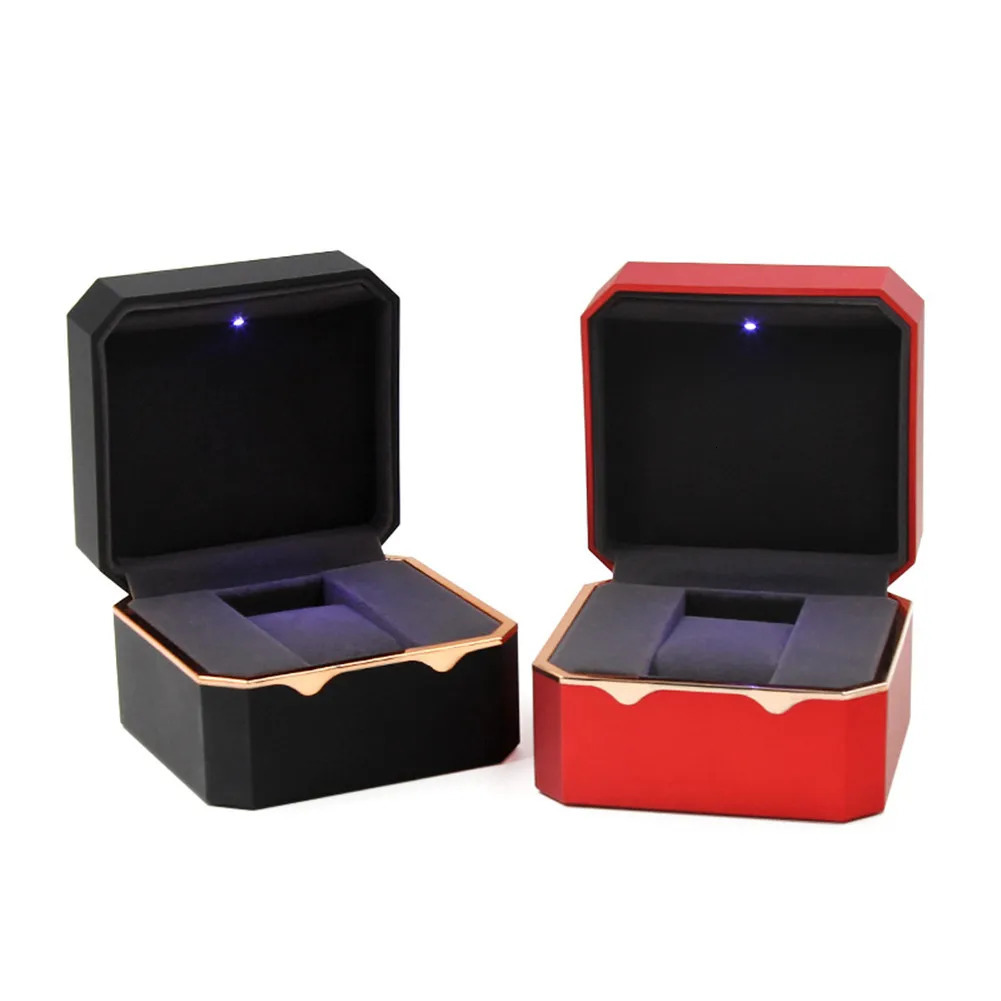 Single Watch Box with LED Light Watch Display Case Paint Surface Soft flannel Inner Watch Travel Organizer Jewelry Storage Case 250102