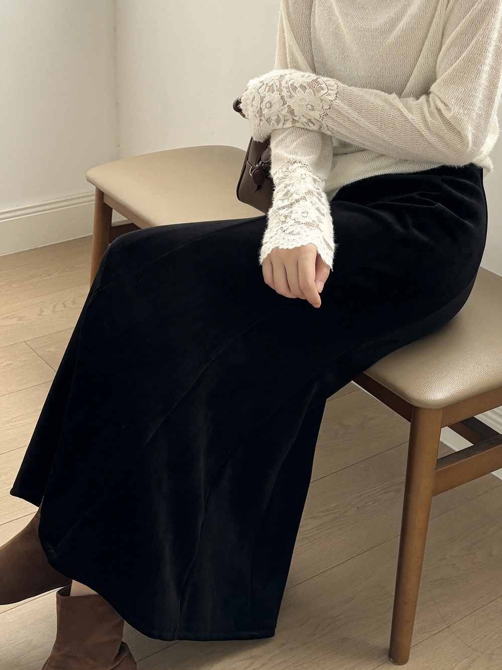 G447632 black velvet fishtail skirt 2024 winter mid-length hip skirt