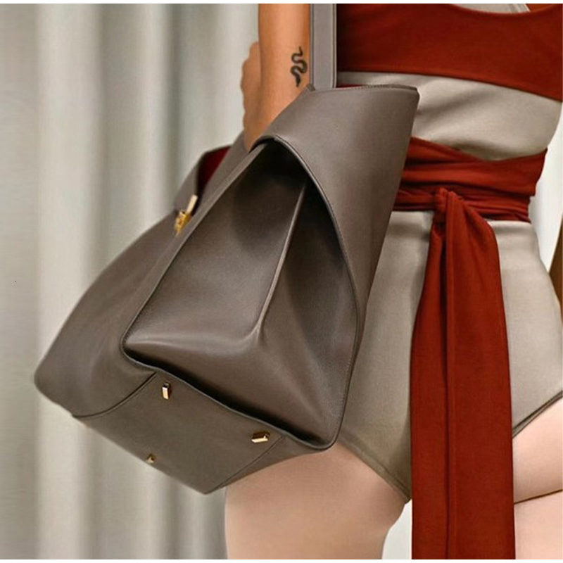 Brand All-Match Lock Buckle Shoulder Underarm Large Capacity Mommy Designer Hardware Crossbody Bag Women Roomy Bags