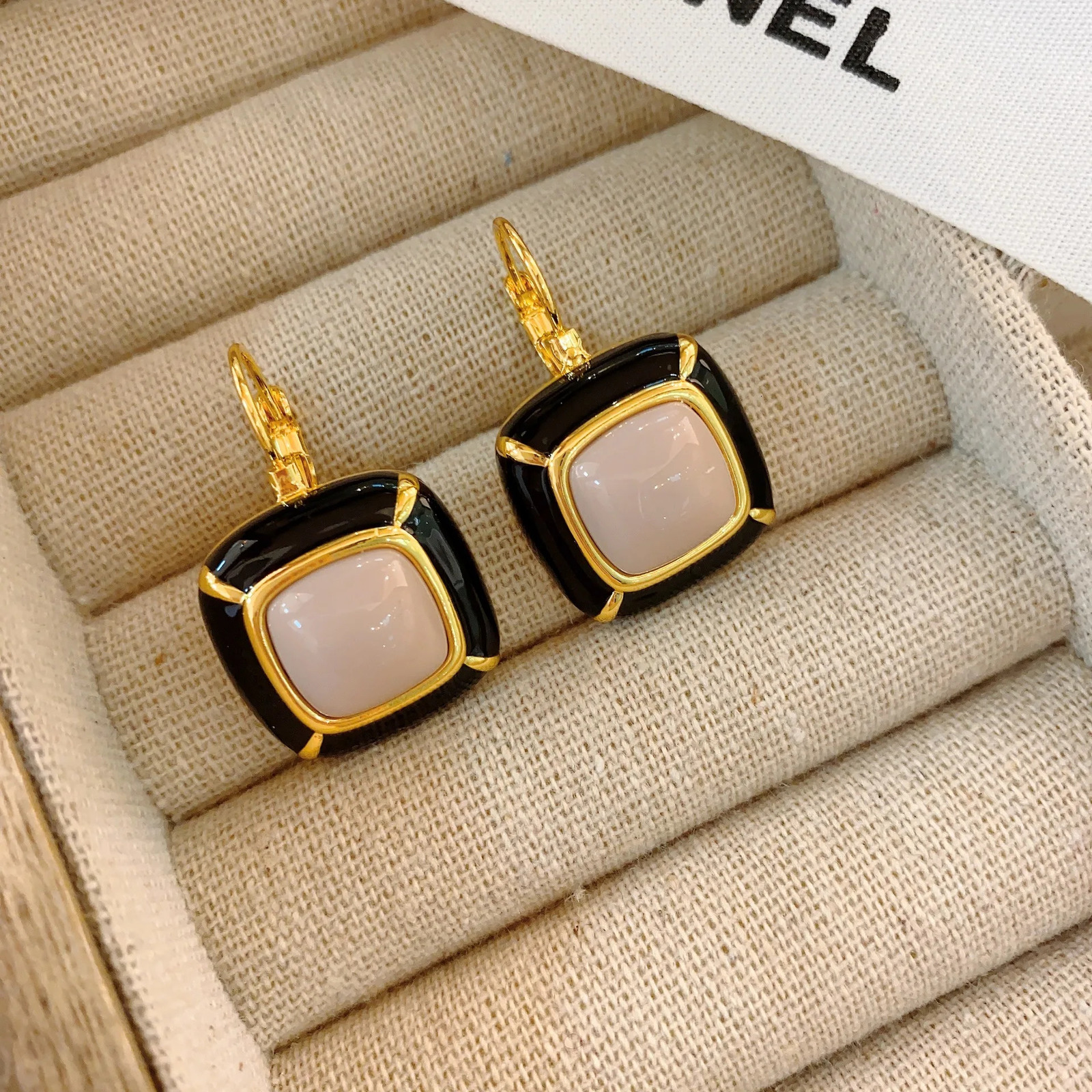 Retro nude pink square pendant earrings button fashion jewelry party womens earrings French hook 250102