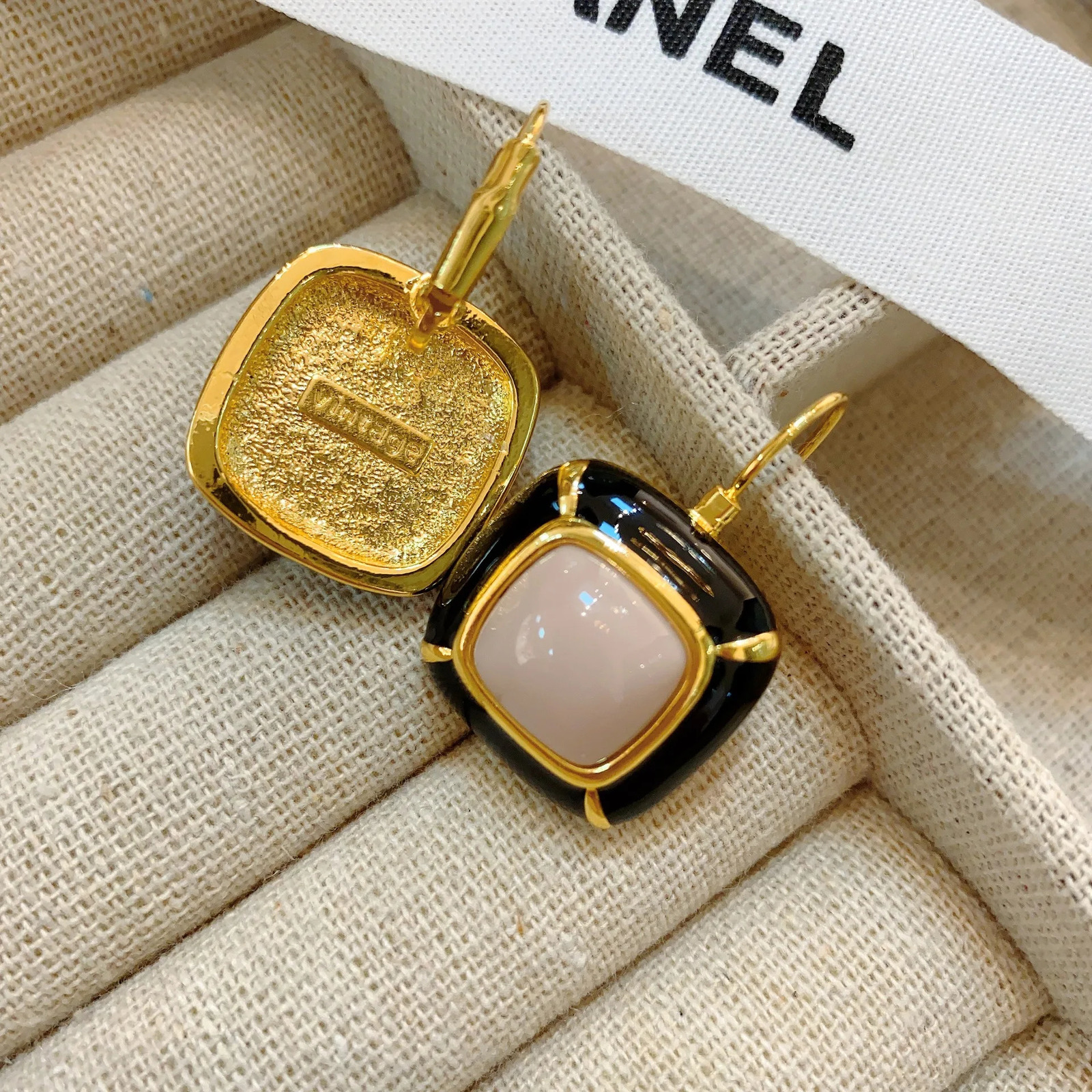 Retro nude pink square pendant earrings button fashion jewelry party womens earrings French hook 250102