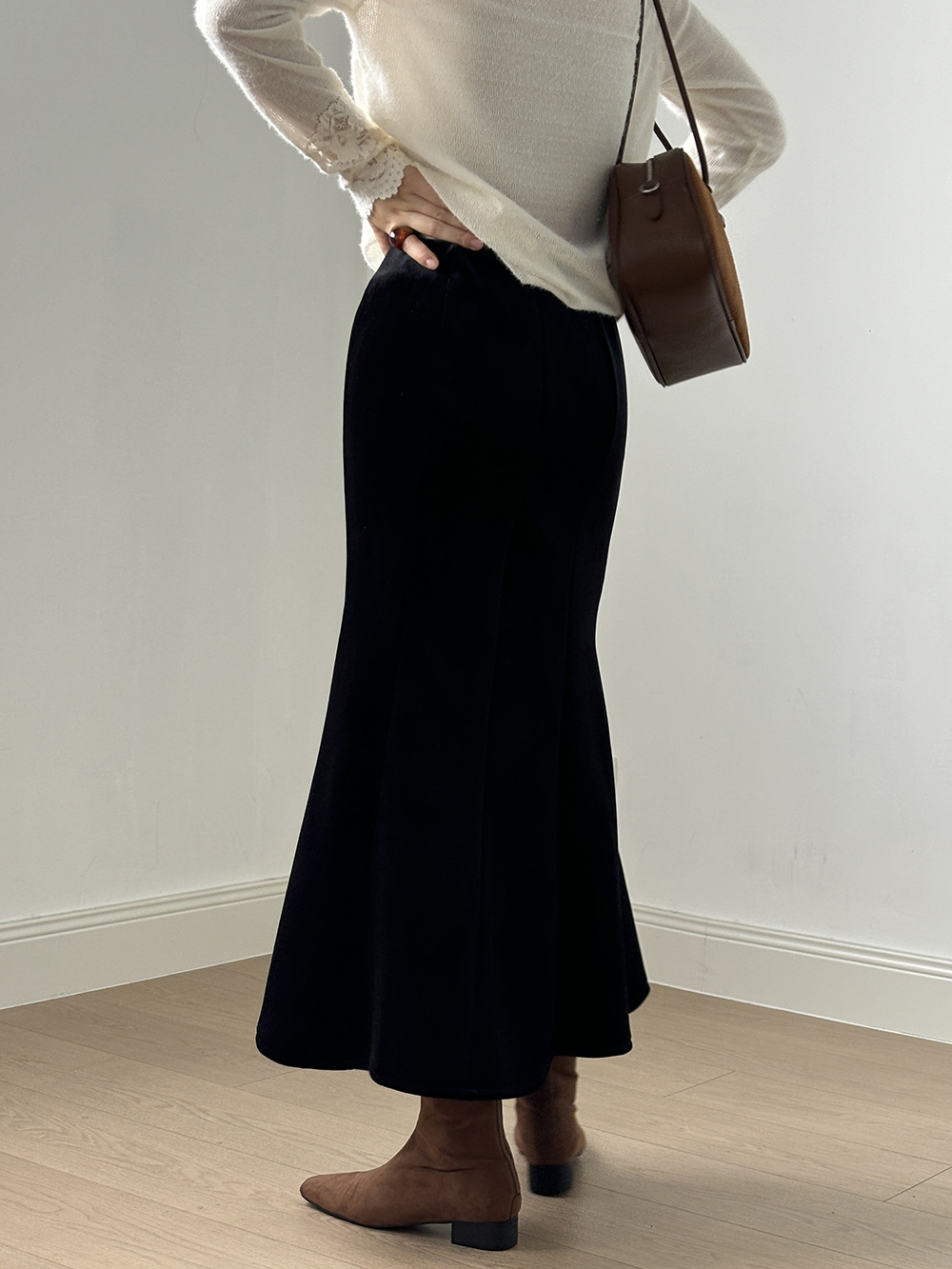 G447632 black velvet fishtail skirt 2024 winter mid-length hip skirt