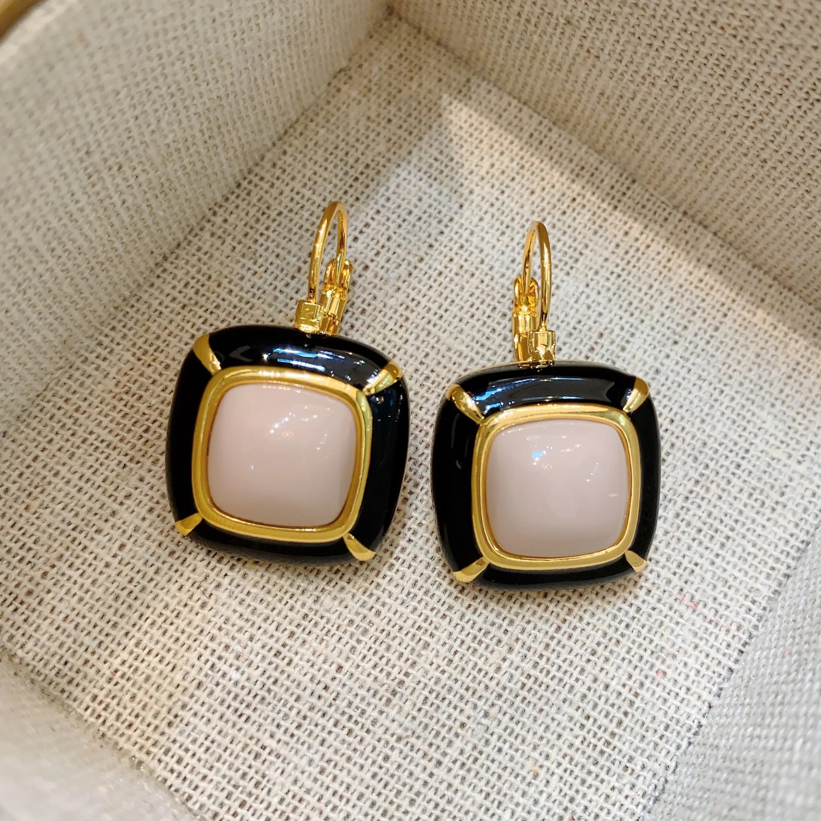 Retro nude pink square pendant earrings button fashion jewelry party womens earrings French hook 250102
