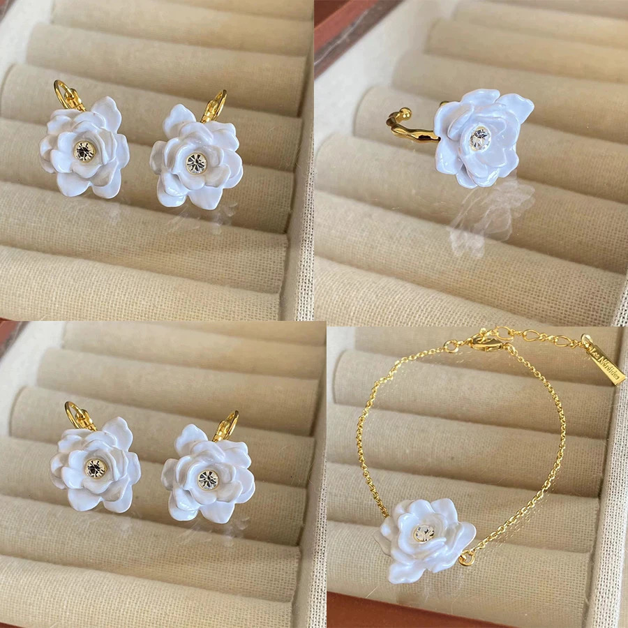 European And American Enamel Camellia White Earrings Necklace gardenia Bracelet Ring Set Wholesale For Woman 241231