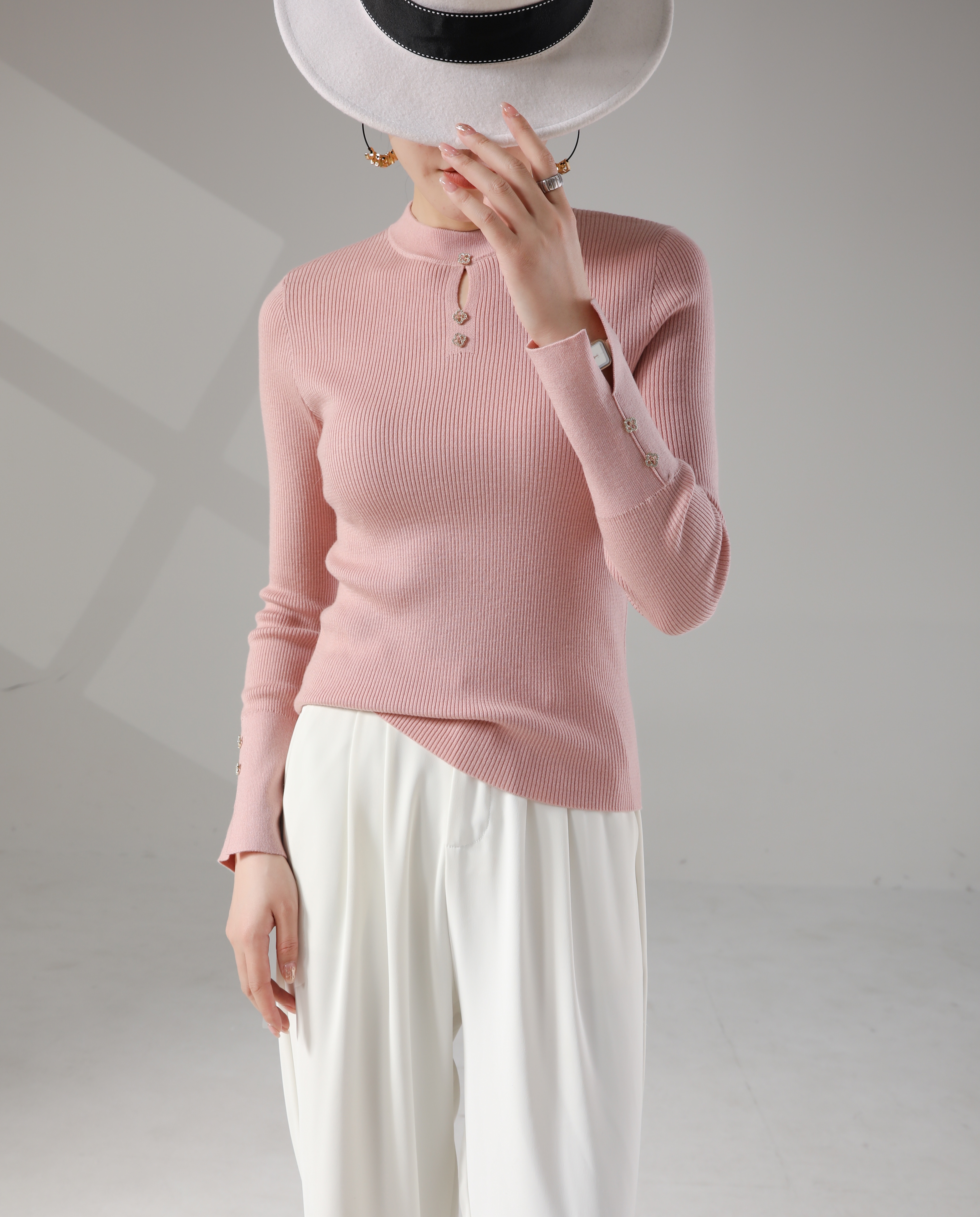Women's Knit Sweater - Cozy & Stylish Pullover for Everyday Wear