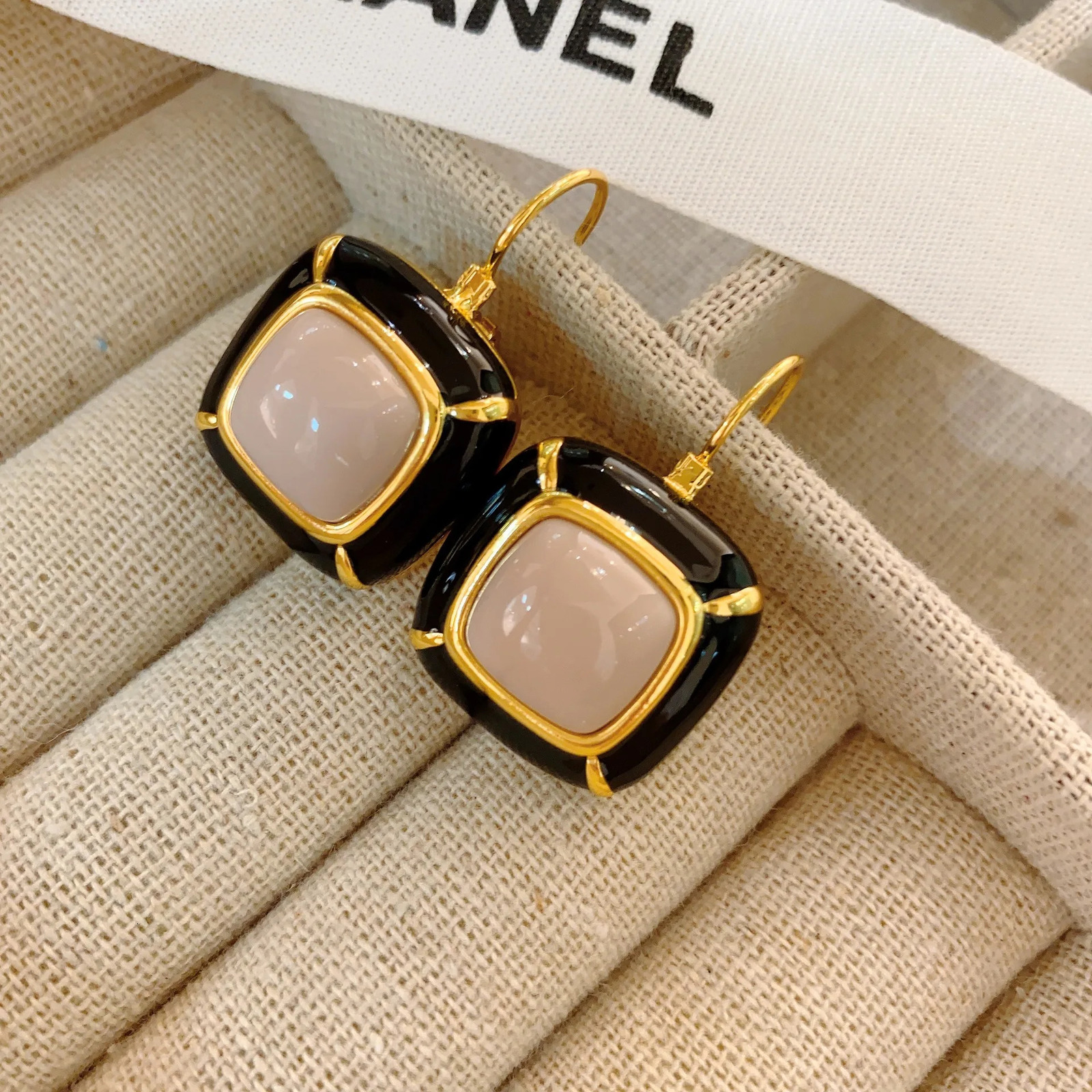 Retro nude pink square pendant earrings button fashion jewelry party womens earrings French hook 250102