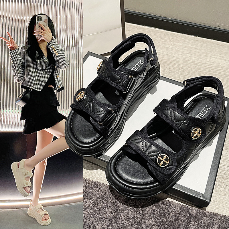 Designer 2025 new Free shipping flat for womens designer sandals black white Summer beach slippers size 35-40