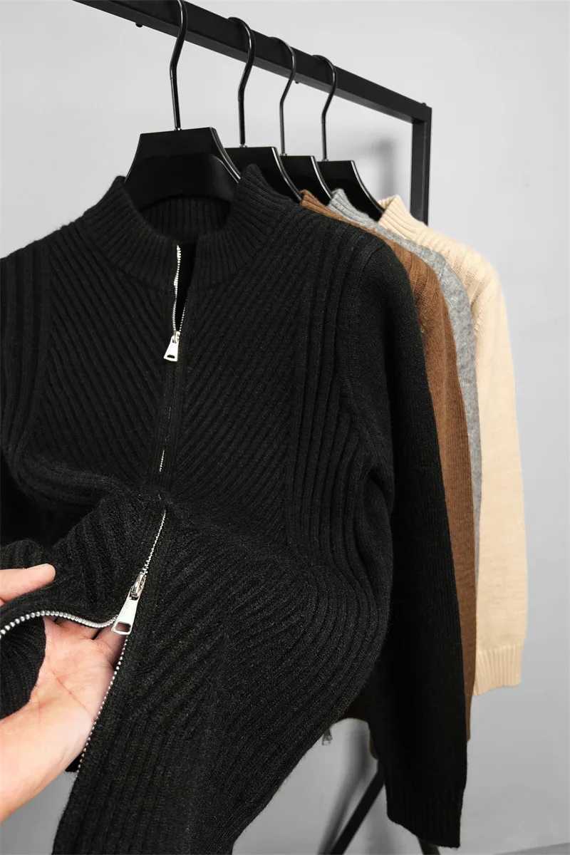 High Quality High end fashion autumn mens cardigan knitted sweater jacket Korean version loose casual jacket double zipper sweater T250102