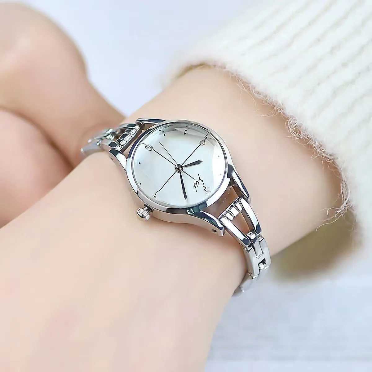 Luxury Bracelet For Women Elegant Rose Gold Ladies Wrist and Rhinestone Simple Fashion Female Quartz Womens WatchXJ250304