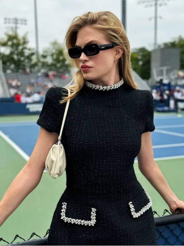 Nail bead short sleeved dress bright silk round neck ultra-thin fit elegant weight loss womens pocket wool coarse tweed summer dress 241231