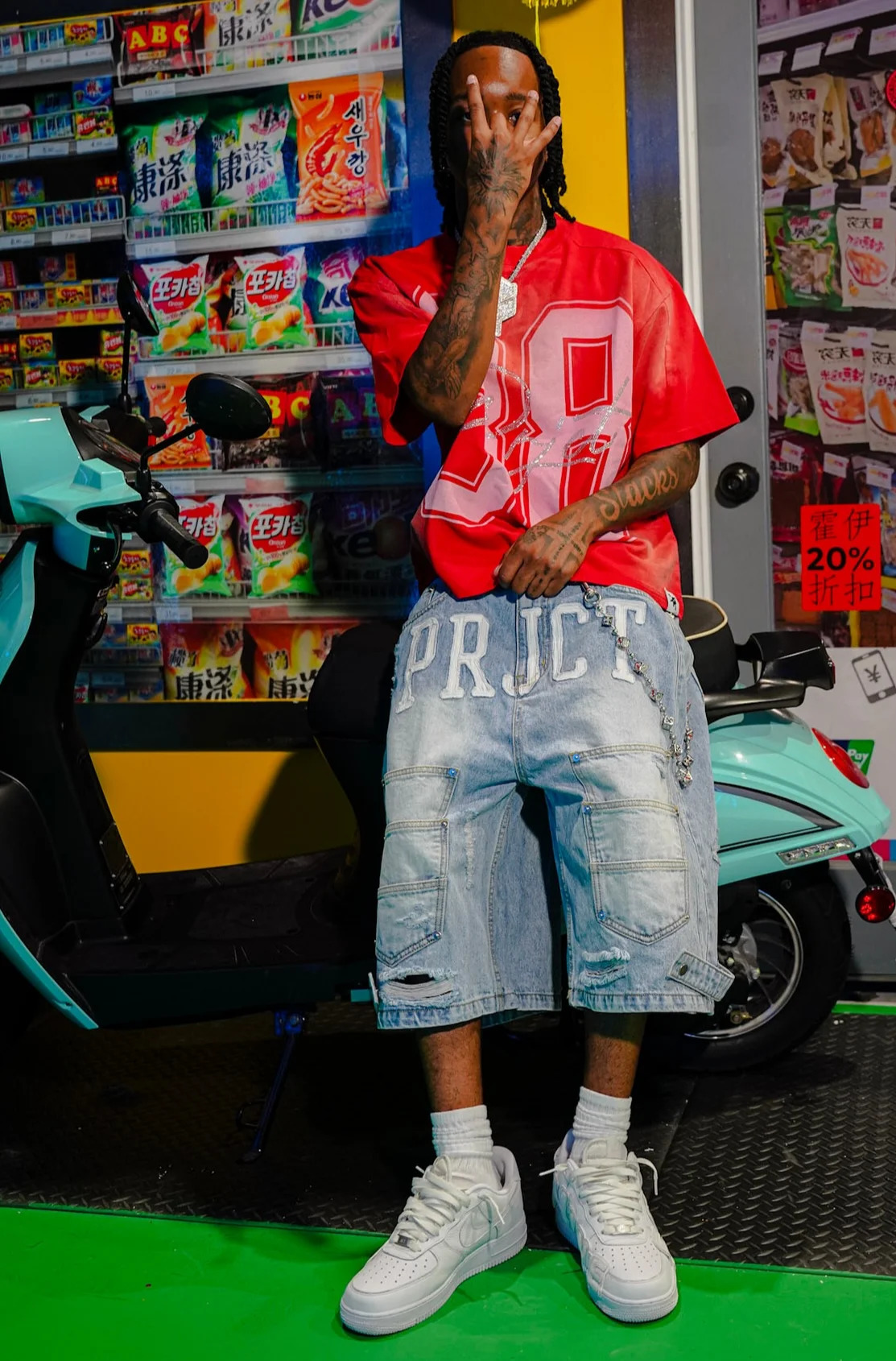 Hip hop punk patch work hole letter pattern denim shorts retro Harajuku super multi pocket gym shorts mens and womens clothing 241230