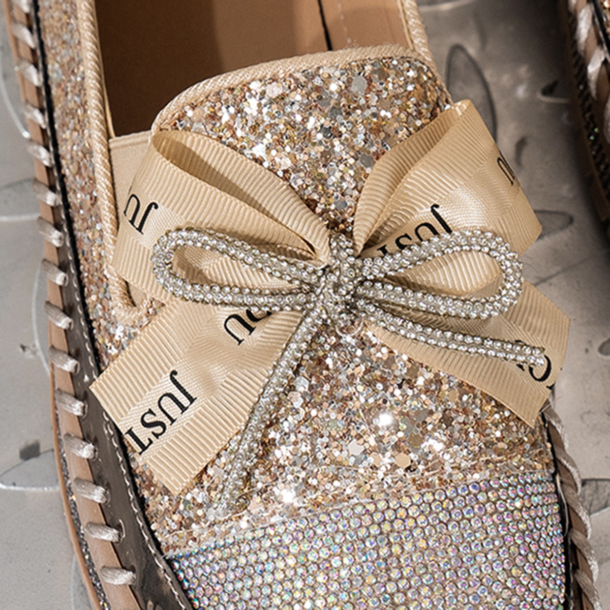 2025 New Shiny Rhinestone Designer Loafers Women's Thick Soled Bow Muffin Bottom Cover Foot Single Shoe Fashionable and casual flat shoes Luxury 