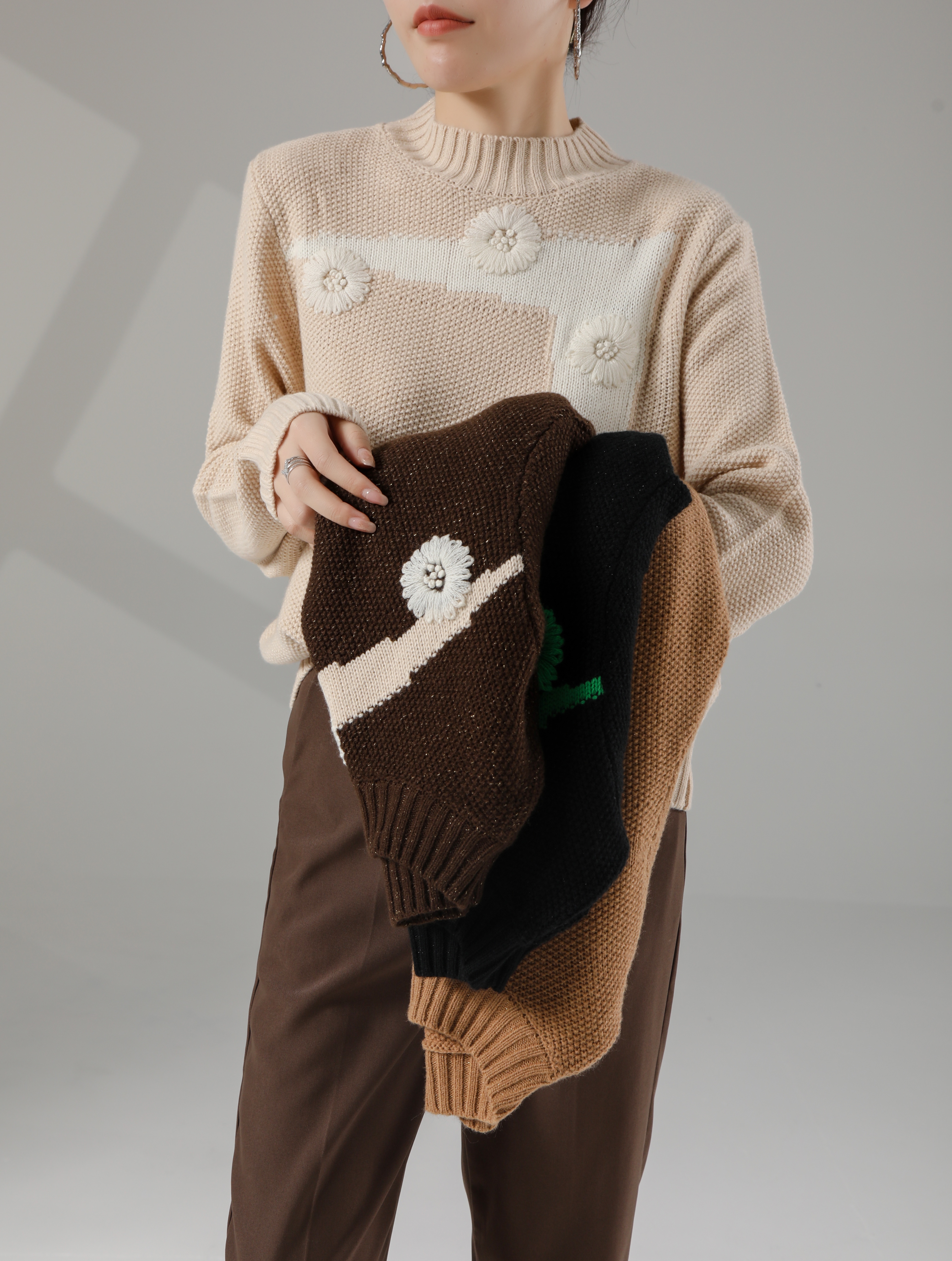 Chic Ladies' Casual Knitting Top Versatile and Cozy Everyday Garment