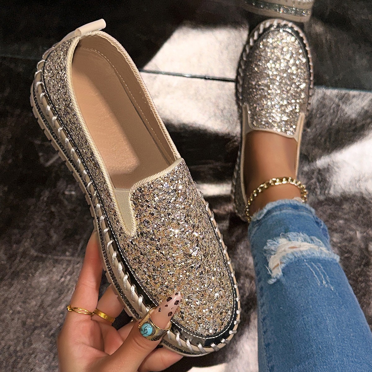 2025 Fashion Shining Diamond Luxury Women's Shoes Soft Bottom Designer Casual Sports Shoes High Quality Comfortable Flat Shoes Fashion party shoe