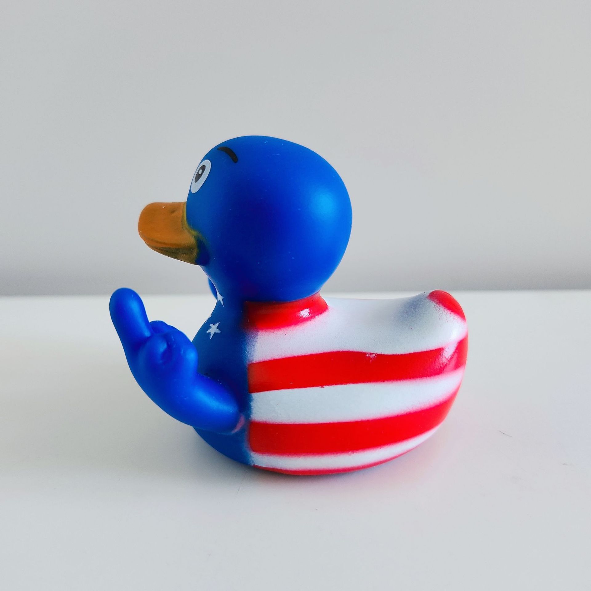 Creative PVC Duck Party Favor Middle Finger Duck Bath Floating Water Toy Party Supplies Funny Toys Gift Blue