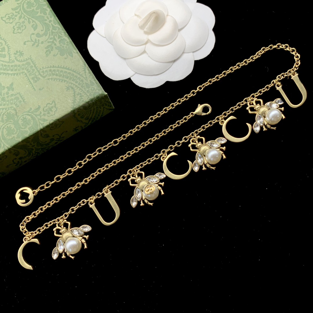 Designer Luxury Necklaces Classic Logo Pendant Long Chain Fashion Style Stainless Steel Jewelry Designed For Women Love Gift Charm Necklace