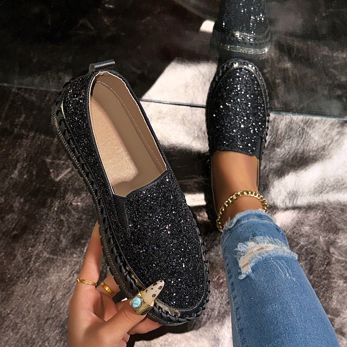 2025 Fashion Shining Diamond Luxury Women's Shoes Soft Bottom Designer Casual Sports Shoes High Quality Comfortable Flat Shoes Fashion party shoe