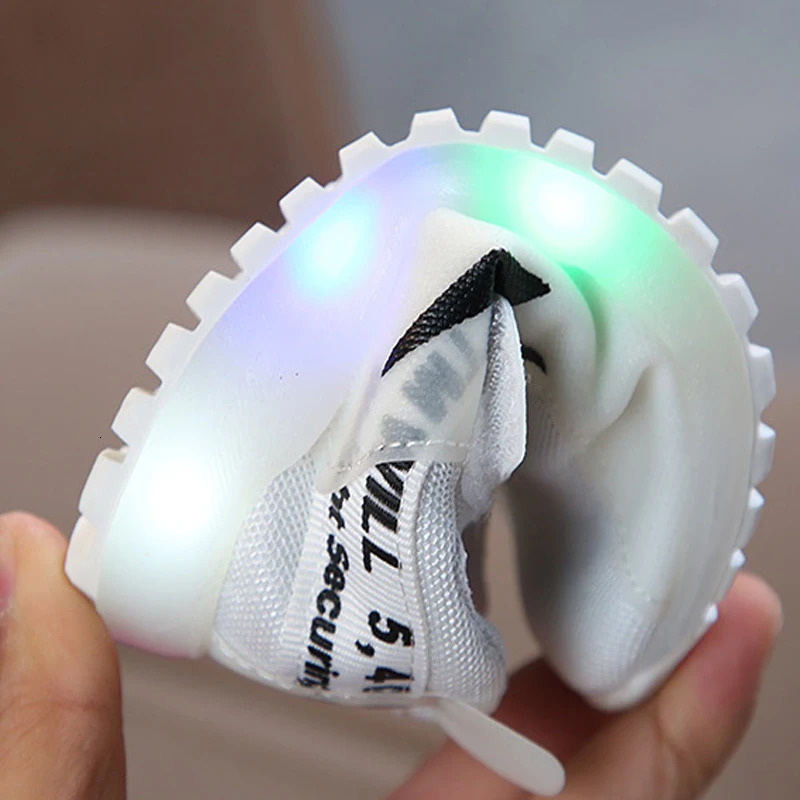 Kid Tennis 2024 Spring And Autumn Children LED Sneakers Boys Glowing Shoes kids Baby Girls Toddler Shoes with Light Up Luminous 250102