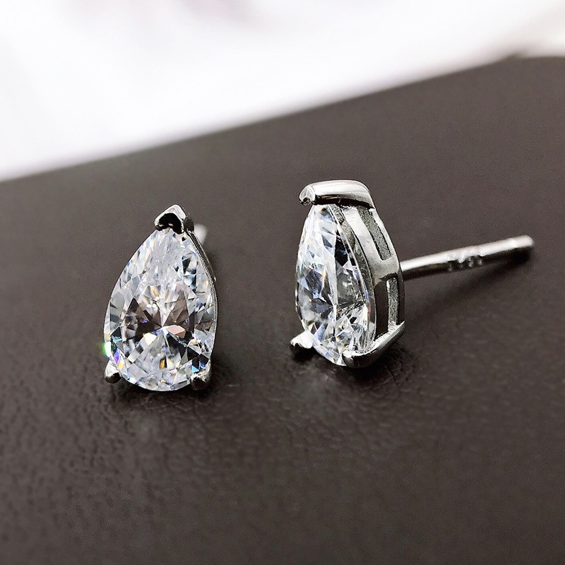 Choucong Ins Top Sell Gorgeous Stud Earrings Lady Fashion Fashion Jewelry Real 100% 925 Sterling Silver Emerlad White Moissanite Diamond Women Earring