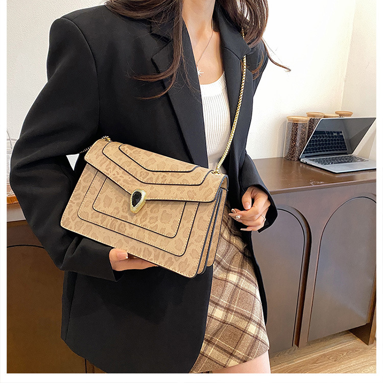 Women's Vintage-Style Mini Crossbody Bag with Leopard Print and Chain Strap