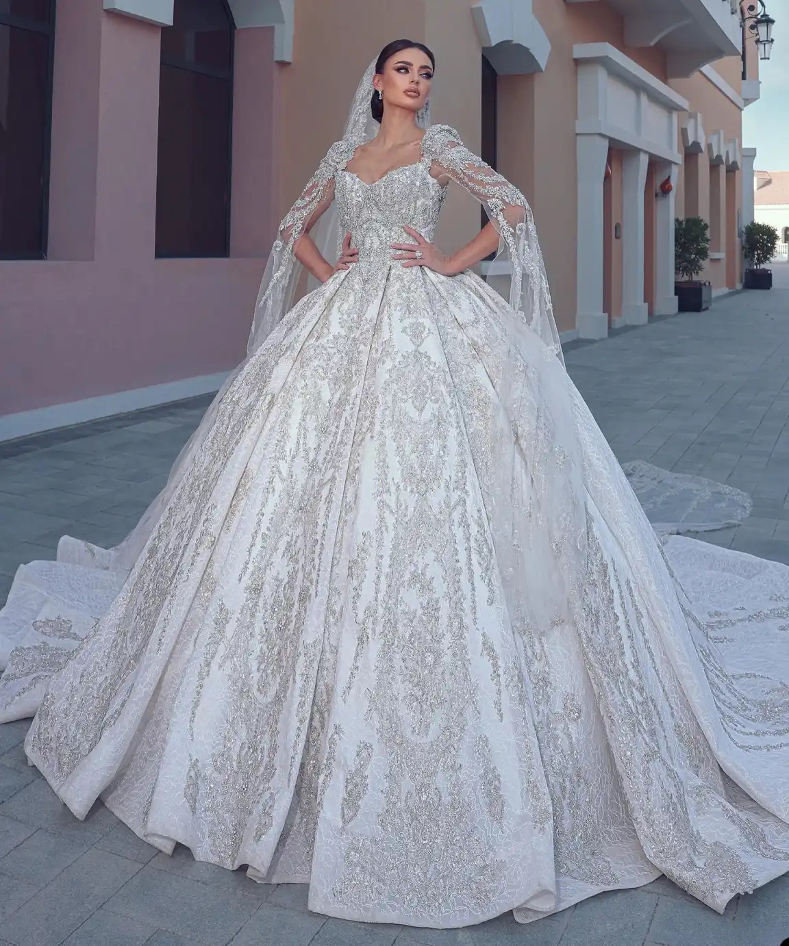Ball Gorgeous Gown Wedding Dresses Shawl Sleeve Crystal Bridal Gowns Shine Beads Sequins Lace Sweep Tail Plus Size Customized Dress H