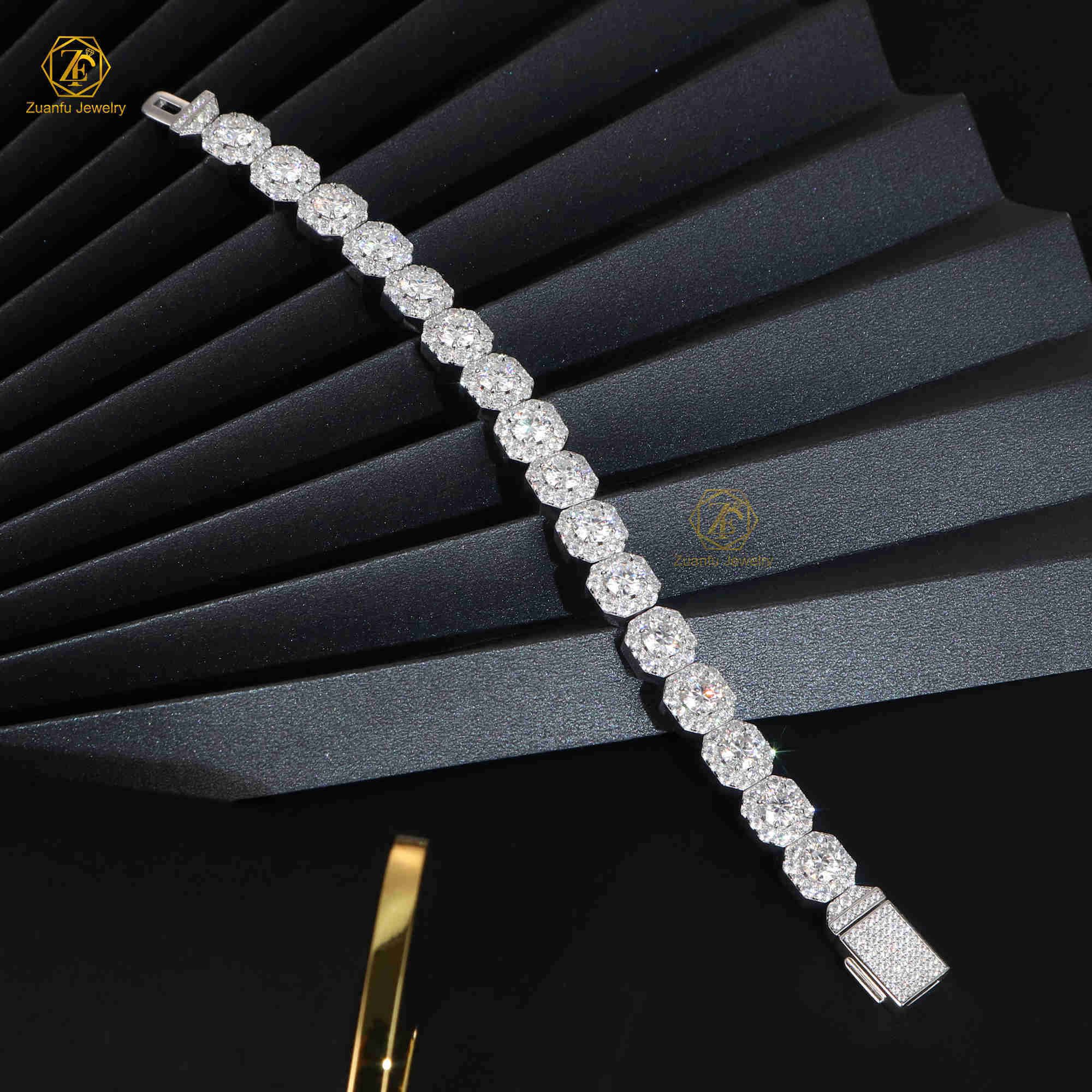 Customized 6.5mm Moissanite Halo Hip Hop Bracelet 11mm Width 925S Solid White Gold Plated Moissanite Cuban Bracelet For Rapper