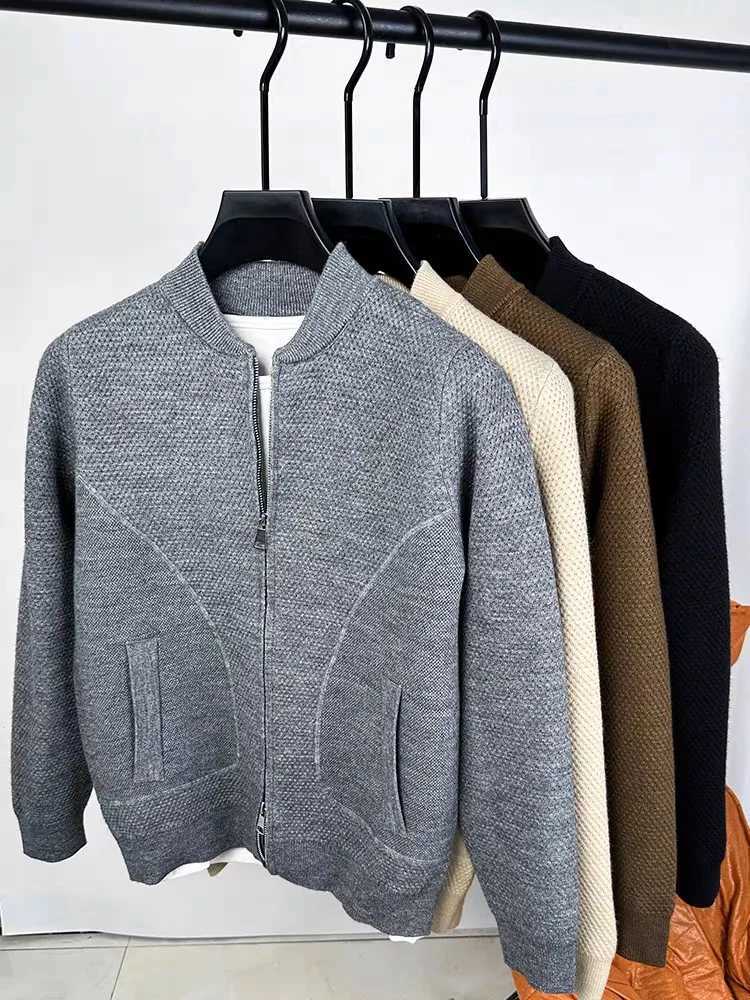 High Quality double zipper baseball collar sweater mens winter new casual poCKet cardigan wool sweater THiCKened warm knit jaCKet T250102