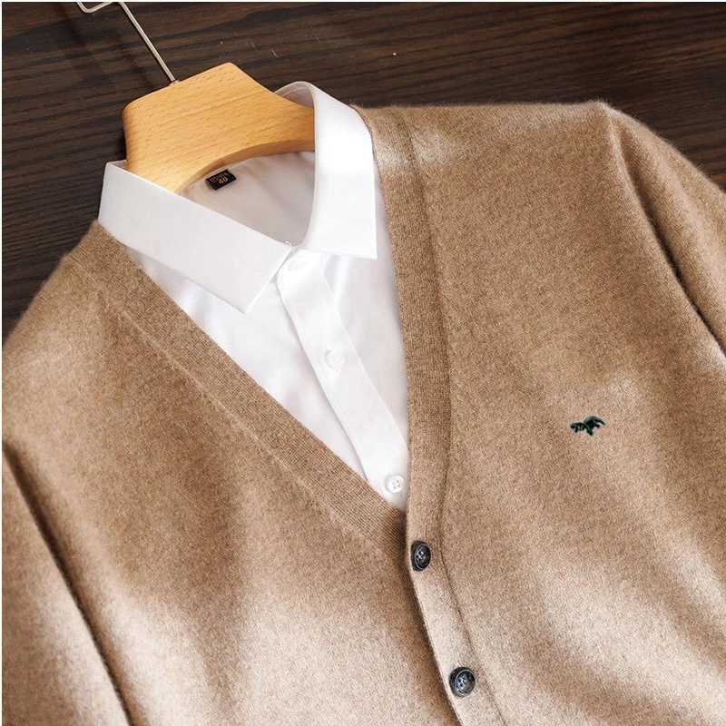 High Quality Cashmere sweater for warm autumn and winter mens casual wool cardigan thick solid color V-neck jacket T250102